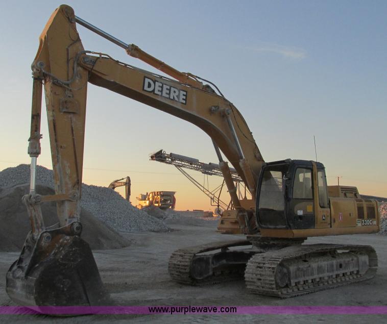 image for item F4062 2002 John Deere 330C LC excavator