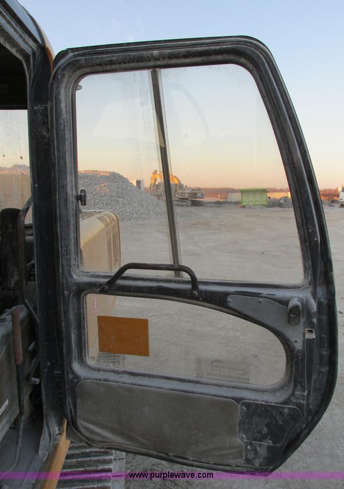 image for item F4062 2002 John Deere 330C LC excavator