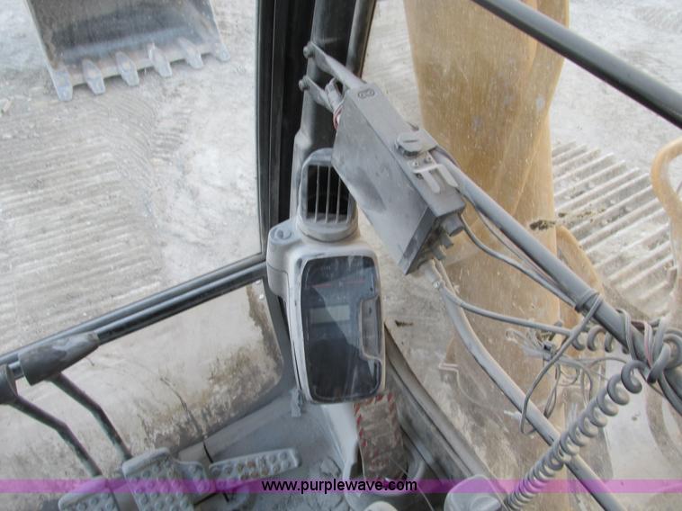 image for item F4062 2002 John Deere 330C LC excavator