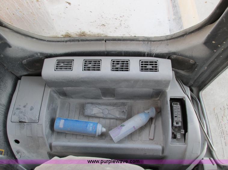 image for item F4062 2002 John Deere 330C LC excavator