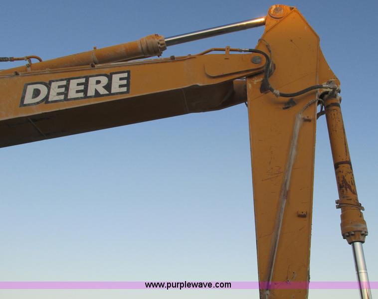 image for item F4062 2002 John Deere 330C LC excavator