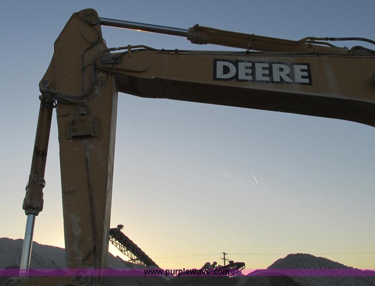 image for item F4062 2002 John Deere 330C LC excavator