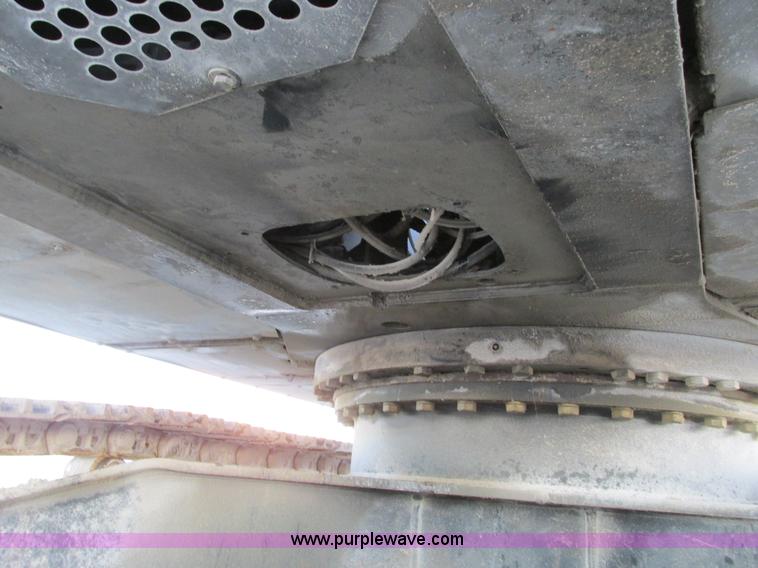 image for item F4062 2002 John Deere 330C LC excavator