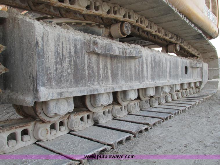 image for item F4062 2002 John Deere 330C LC excavator