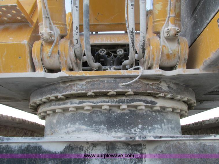 image for item F4062 2002 John Deere 330C LC excavator