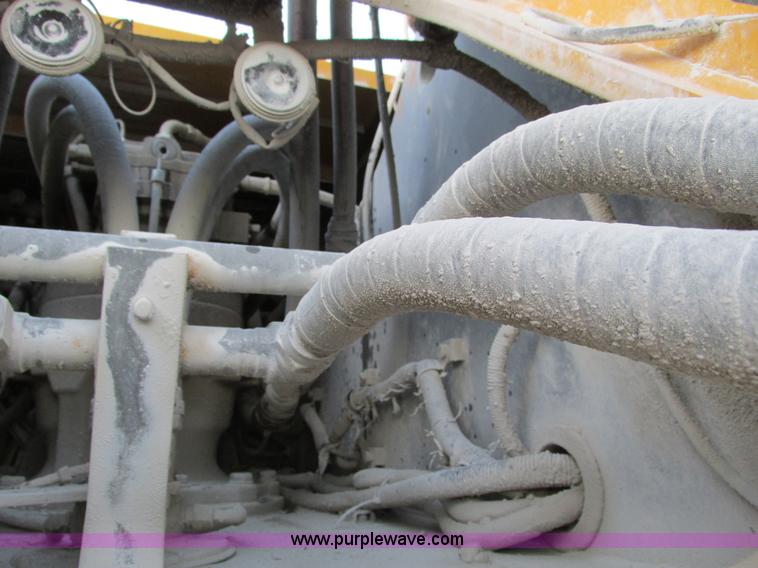 image for item F4062 2002 John Deere 330C LC excavator