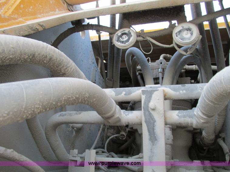 image for item F4062 2002 John Deere 330C LC excavator