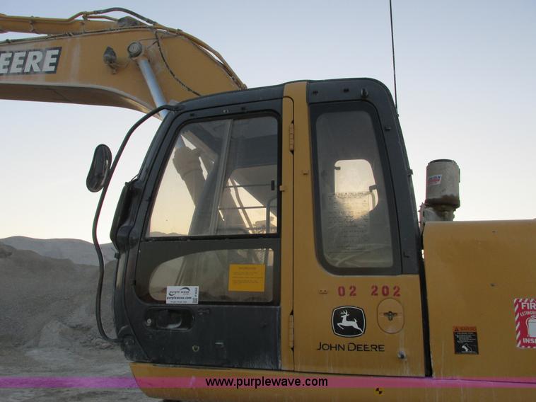 image for item F4062 2002 John Deere 330C LC excavator