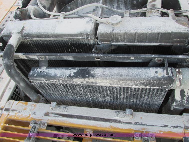 image for item F4062 2002 John Deere 330C LC excavator