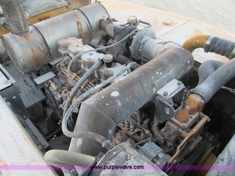 image for item F4062 2002 John Deere 330C LC excavator