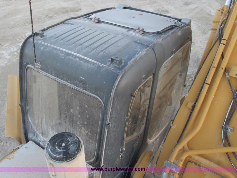 image for item F4062 2002 John Deere 330C LC excavator