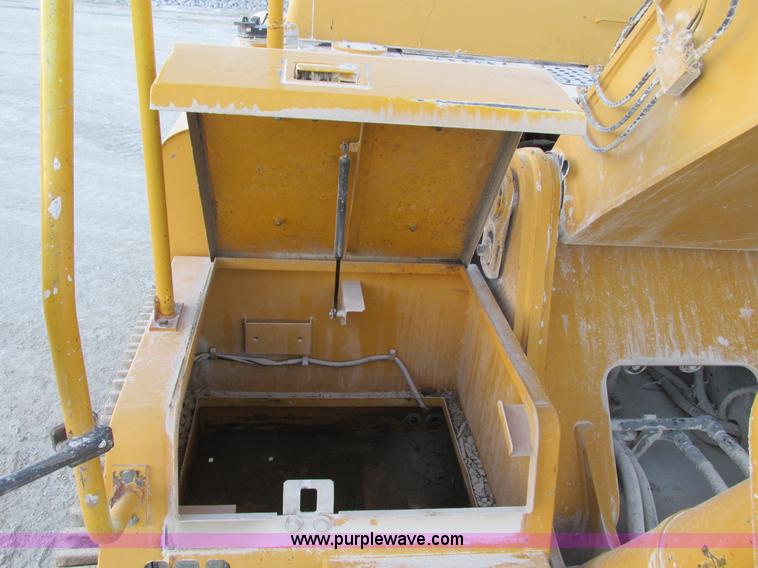 image for item F4062 2002 John Deere 330C LC excavator