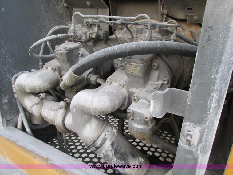 image for item F4062 2002 John Deere 330C LC excavator