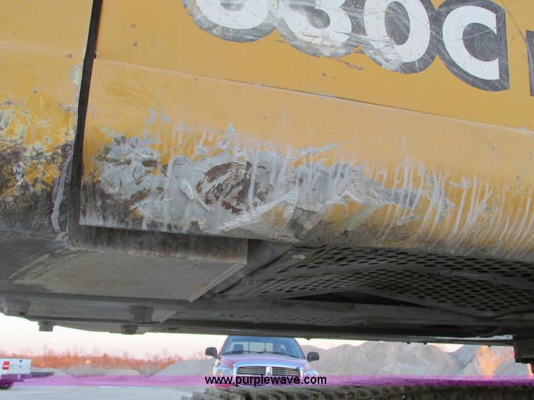 image for item F4062 2002 John Deere 330C LC excavator