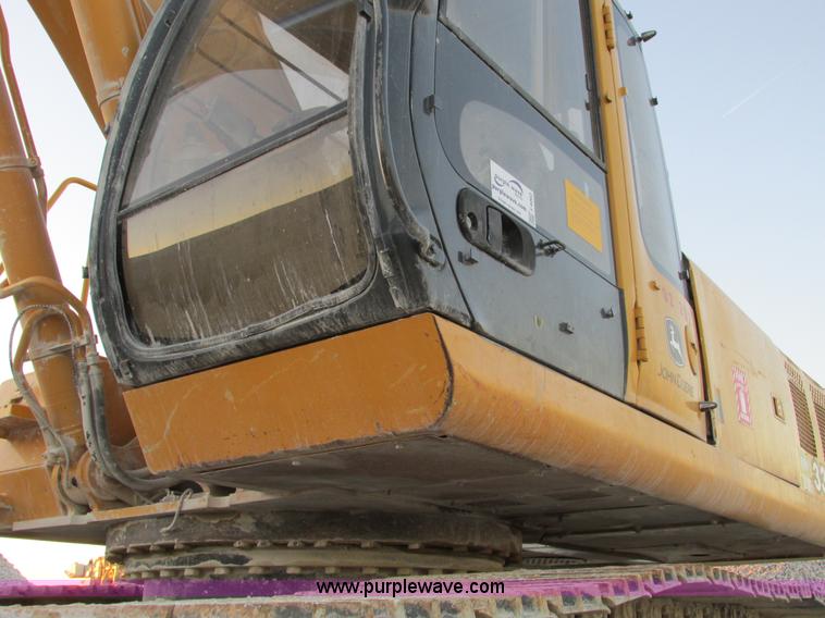 image for item F4062 2002 John Deere 330C LC excavator