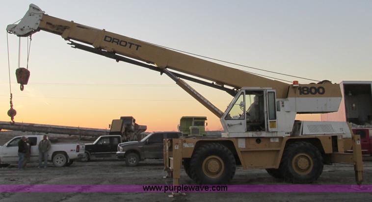 image for item F4063 Drott 1800 crane