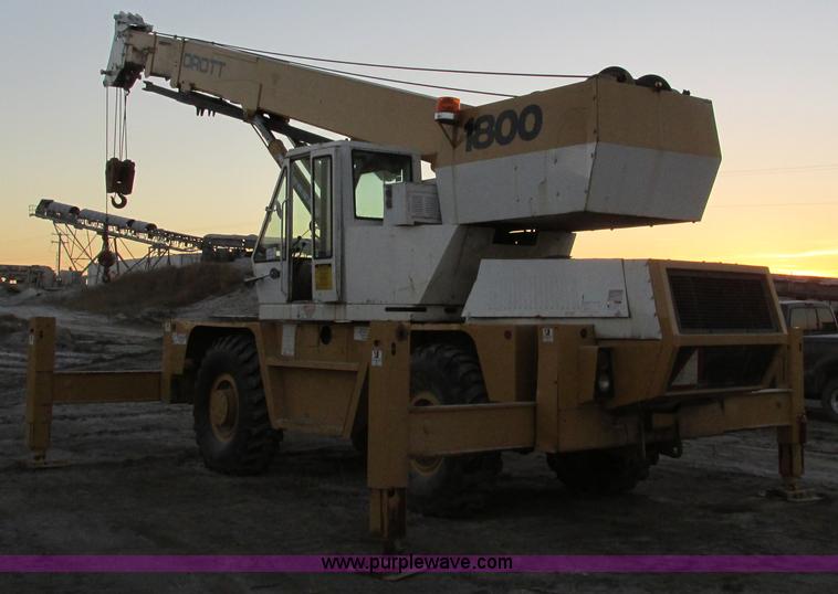 image for item F4063 Drott 1800 crane