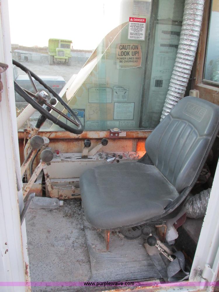 image for item F4063 Drott 1800 crane