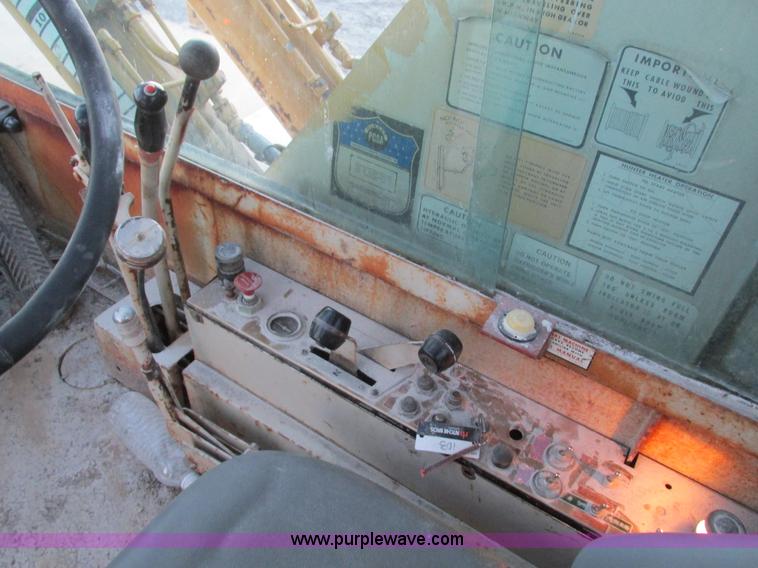 image for item F4063 Drott 1800 crane