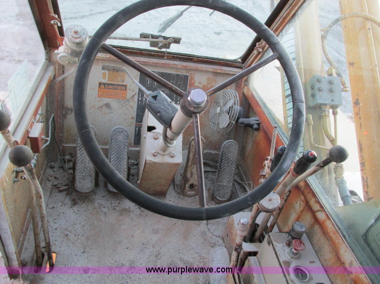 image for item F4063 Drott 1800 crane