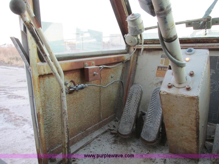 image for item F4063 Drott 1800 crane