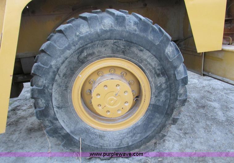 image for item F4063 Drott 1800 crane