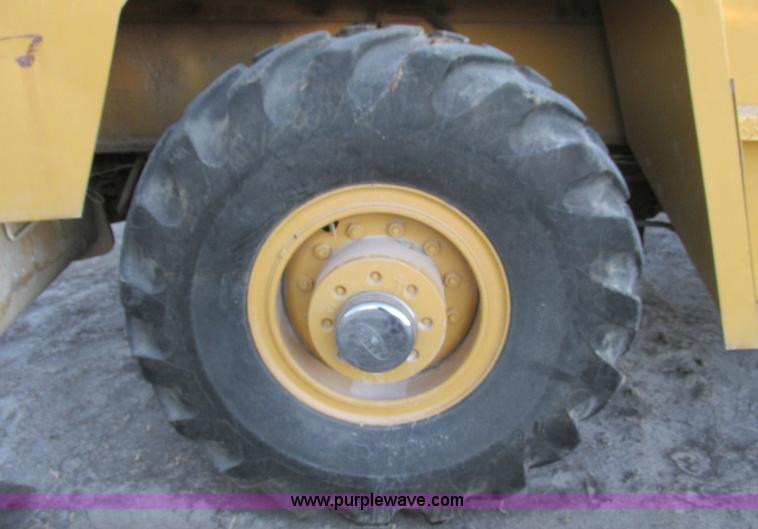 image for item F4063 Drott 1800 crane