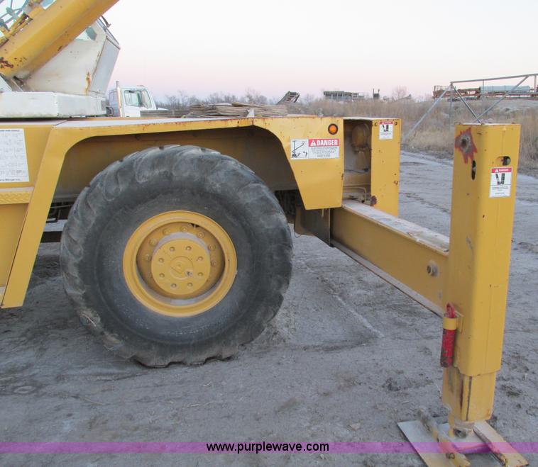 image for item F4063 Drott 1800 crane