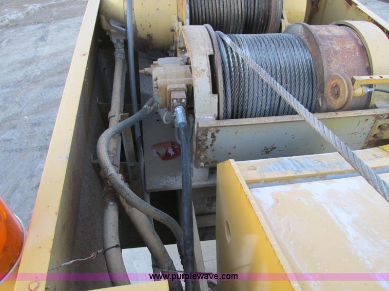 image for item F4063 Drott 1800 crane