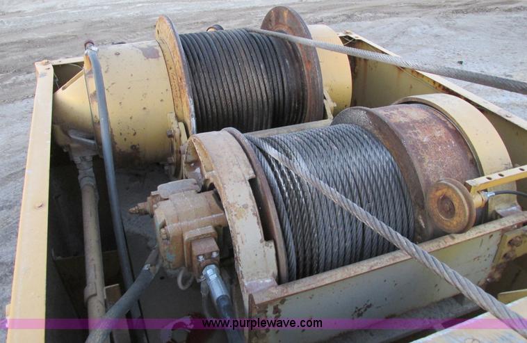 image for item F4063 Drott 1800 crane