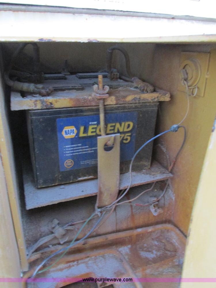 image for item F4063 Drott 1800 crane