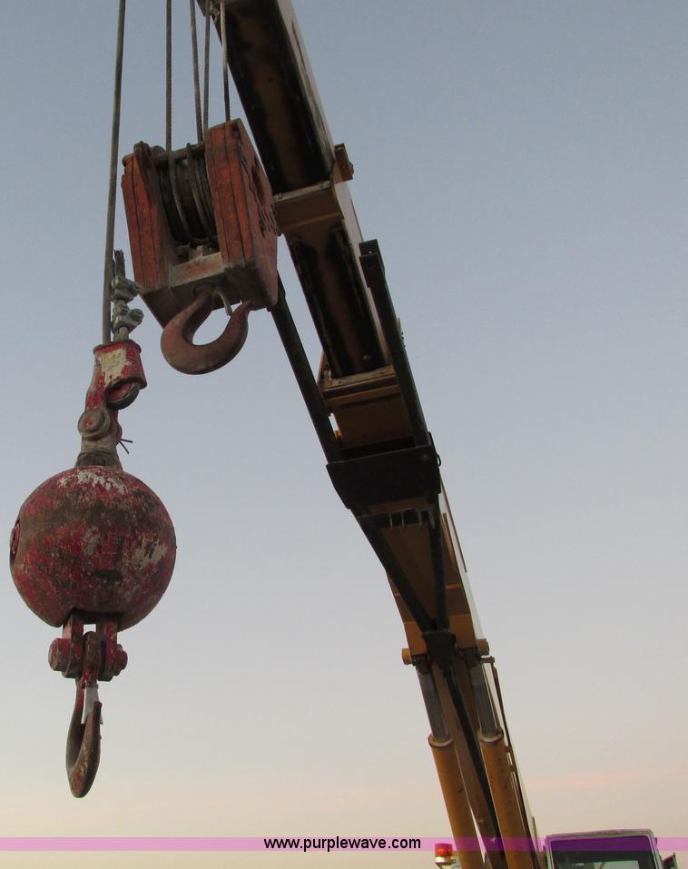 image for item F4063 Drott 1800 crane