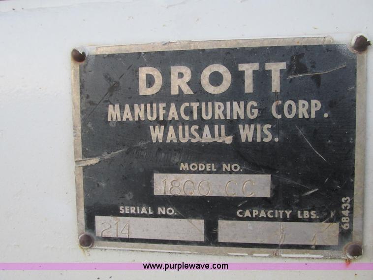 image for item F4063 Drott 1800 crane