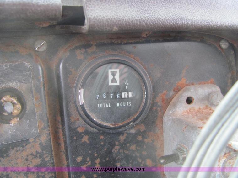 image for item C2940 1986 International 1954 fertilizer tender truck