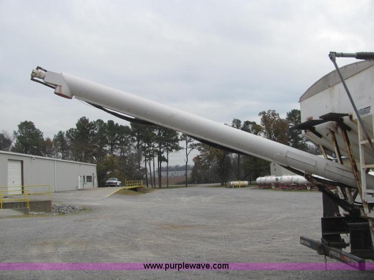 image for item C2940 1986 International 1954 fertilizer tender truck