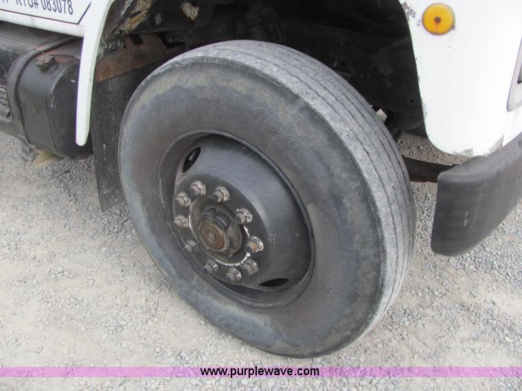 image for item C2940 1986 International 1954 fertilizer tender truck