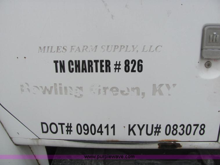 image for item C2940 1986 International 1954 fertilizer tender truck