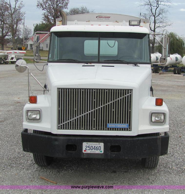 image for item C2941 1995 Volvo White GMC WG fertilizer tender truck
