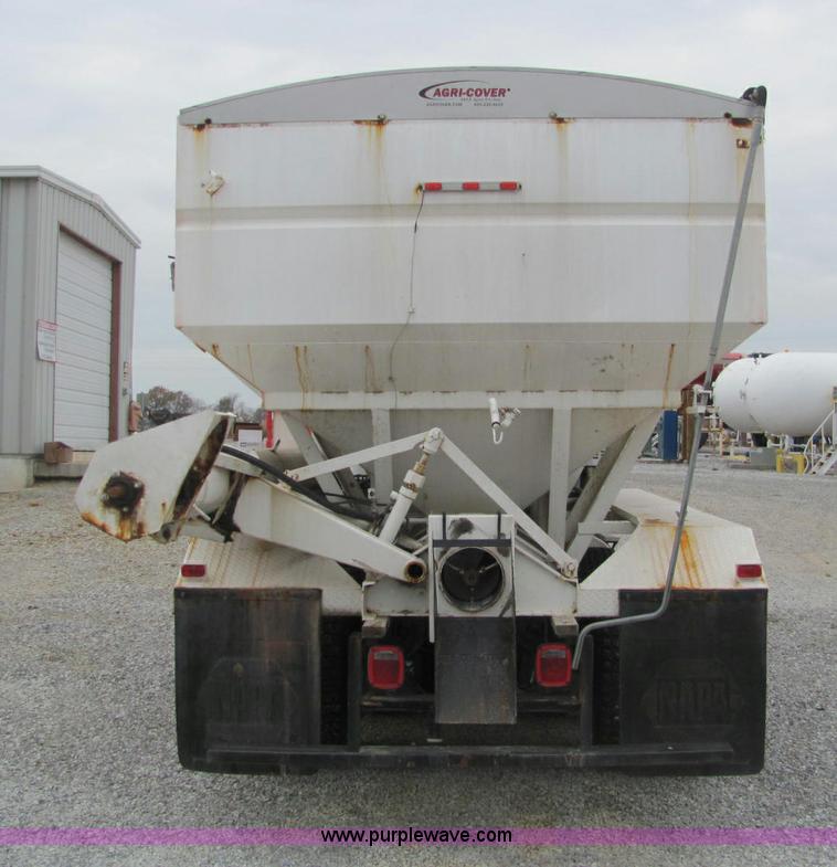 image for item C2941 1995 Volvo White GMC WG fertilizer tender truck