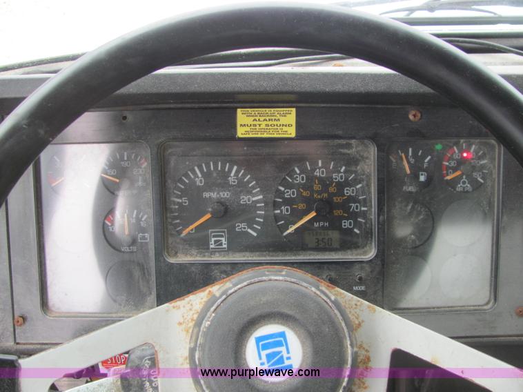 image for item C2941 1995 Volvo White GMC WG fertilizer tender truck