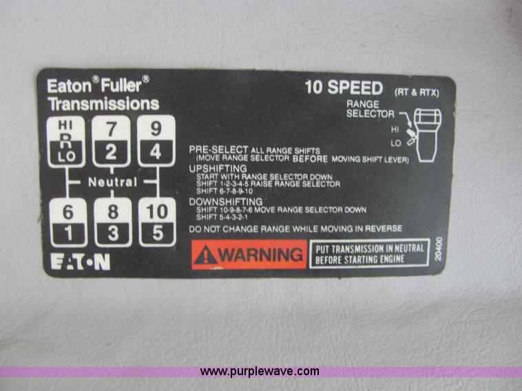 image for item C2941 1995 Volvo White GMC WG fertilizer tender truck