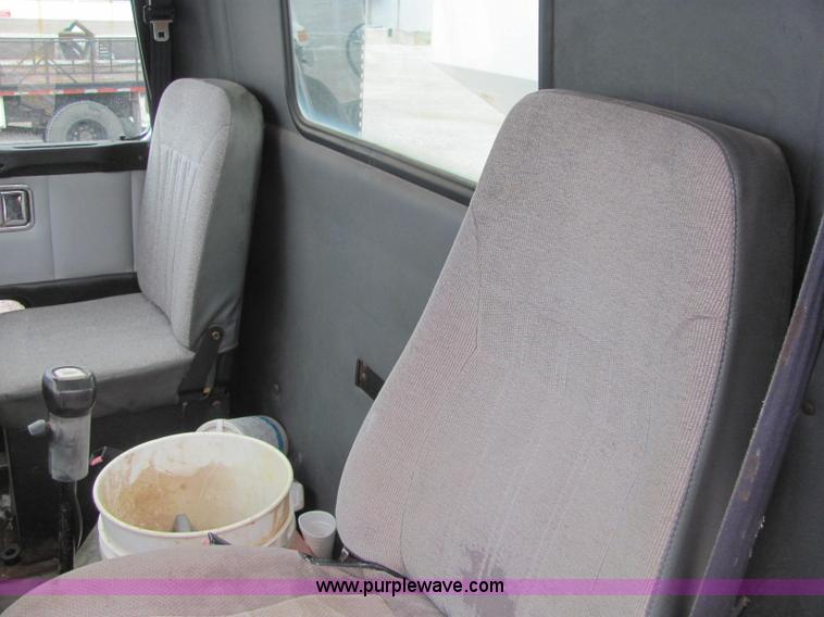 image for item C2941 1995 Volvo White GMC WG fertilizer tender truck