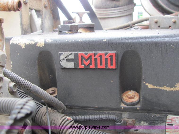 image for item C2941 1995 Volvo White GMC WG fertilizer tender truck