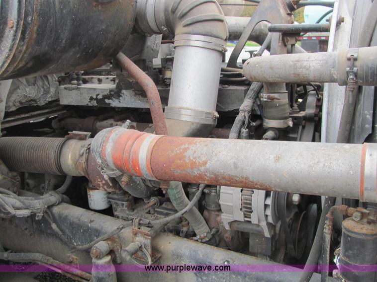 image for item C2941 1995 Volvo White GMC WG fertilizer tender truck