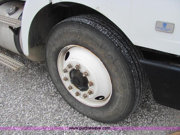 image for item C2941 1995 Volvo White GMC WG fertilizer tender truck