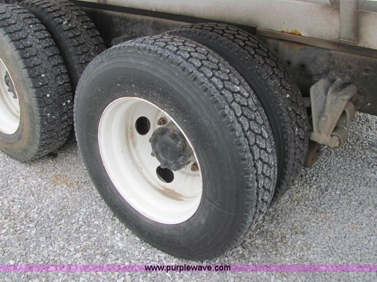 image for item C2941 1995 Volvo White GMC WG fertilizer tender truck