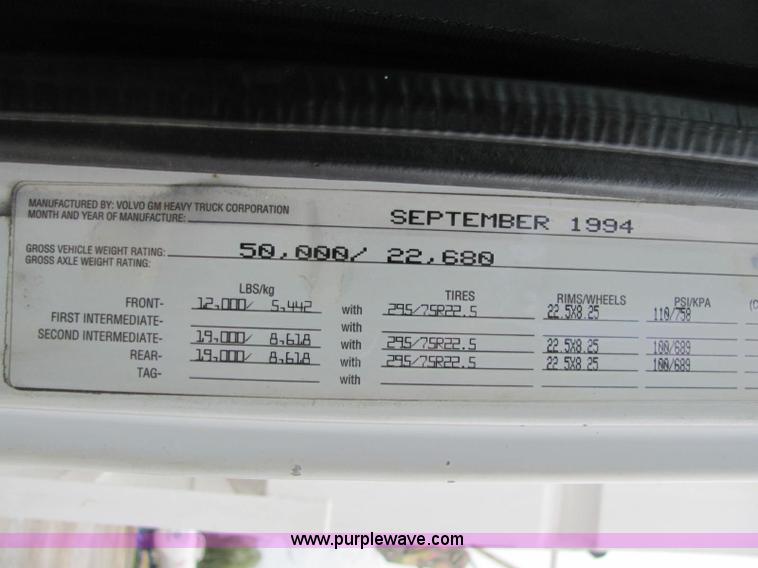 image for item C2941 1995 Volvo White GMC WG fertilizer tender truck