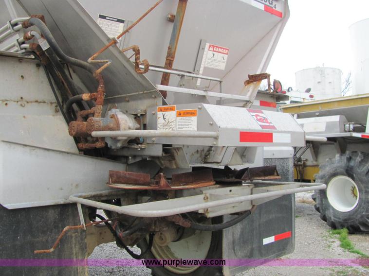 image for item C2948 2006 Mertz MSA300 Spreadmaster spreader