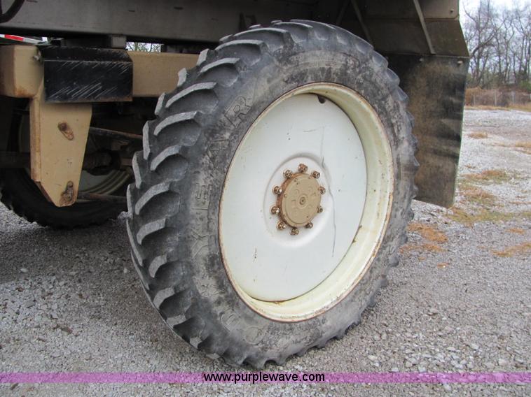 image for item C2948 2006 Mertz MSA300 Spreadmaster spreader