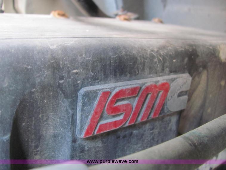 image for item C2952 2000 International 9100i semi truck